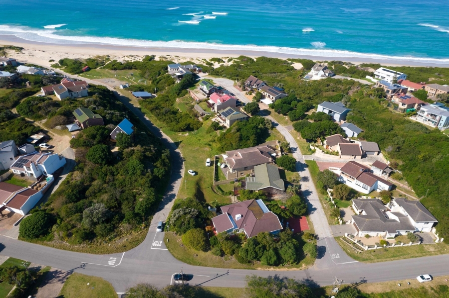 4 Bedroom Property for Sale in Paradise Beach Eastern Cape